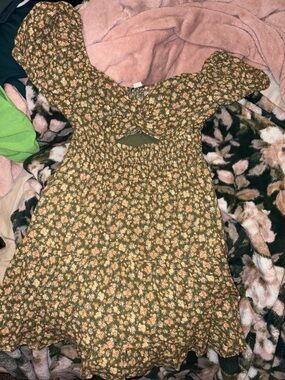 American Eagle Olive Green Floral Puff Sleeve Dress with Peach Flowers